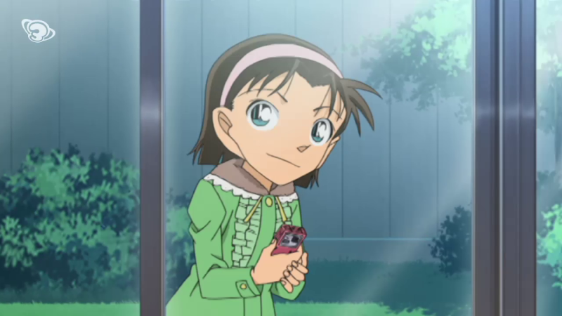 Fitxer:Ayumi amb un mòbil.png