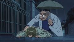 L'Ai Haibara es desploma davant la casa dels Kudo